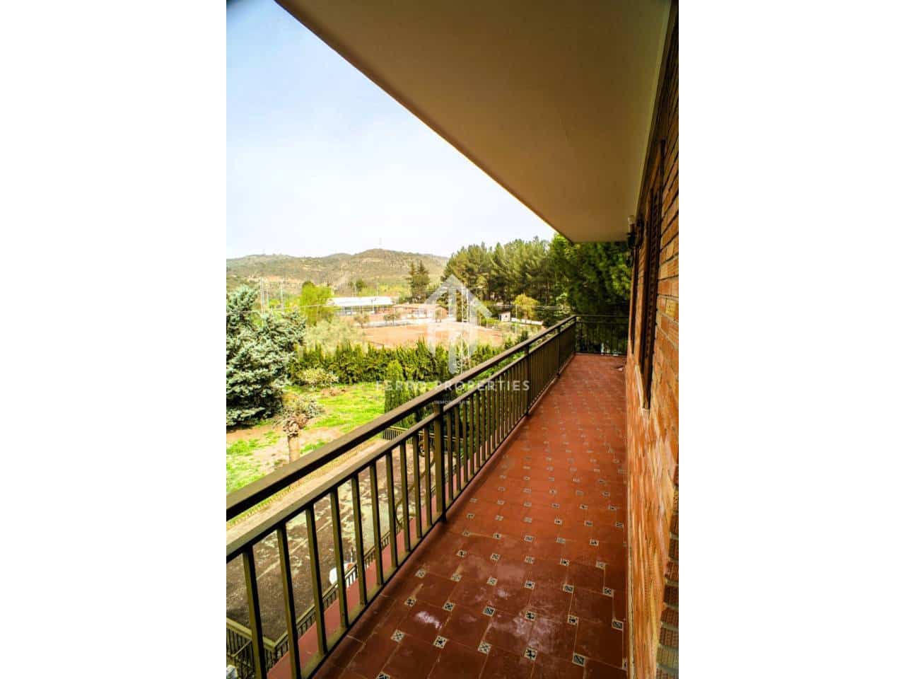 5 sypialnia Finka/Dom wiejski na sprzedaż w Loja z basenem garażem - 1 300 000 € (Ref: 9152675)