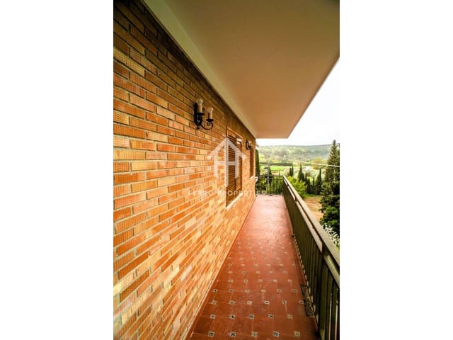 5 sypialnia Finka/Dom wiejski na sprzedaż w Loja z basenem garażem - 1 300 000 € (Ref: 9152675)