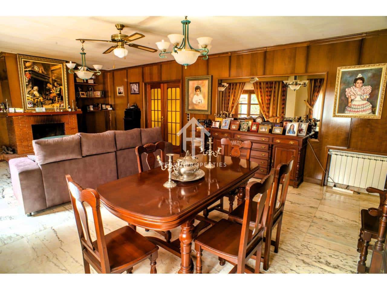 5 sypialnia Finka/Dom wiejski na sprzedaż w Loja z basenem garażem - 1 300 000 € (Ref: 9152675)