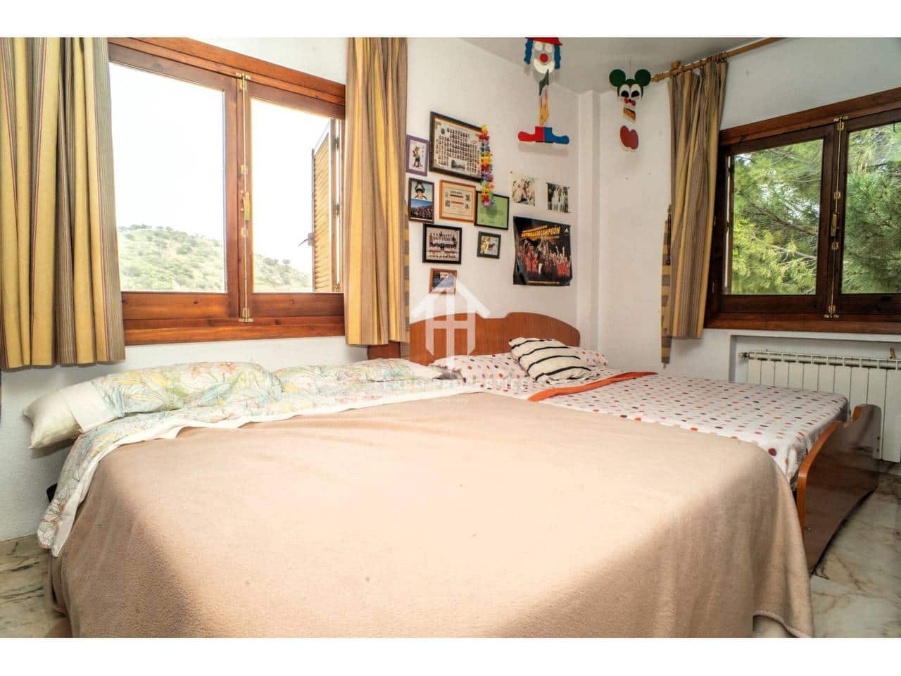 5 sypialnia Finka/Dom wiejski na sprzedaż w Loja z basenem garażem - 1 300 000 € (Ref: 9152675)