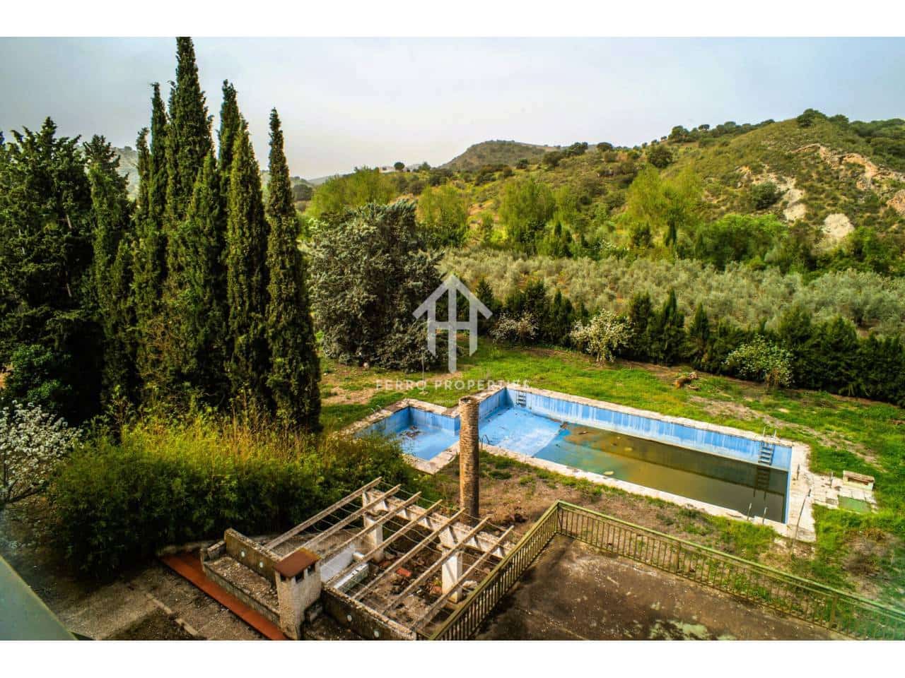 5 sypialnia Finka/Dom wiejski na sprzedaż w Loja z basenem garażem - 1 300 000 € (Ref: 9152675)