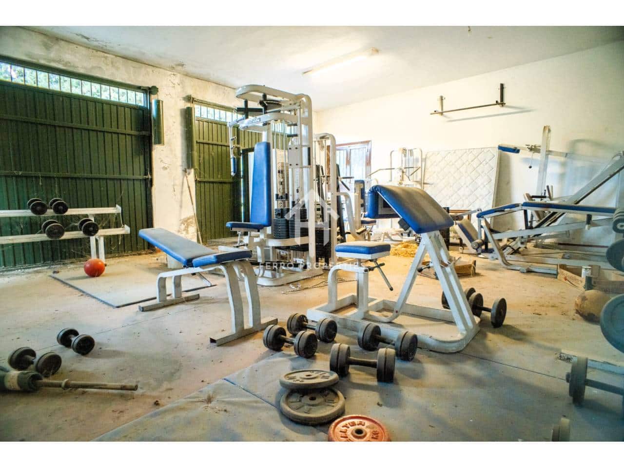 5 sypialnia Finka/Dom wiejski na sprzedaż w Loja z basenem garażem - 1 300 000 € (Ref: 9152675)