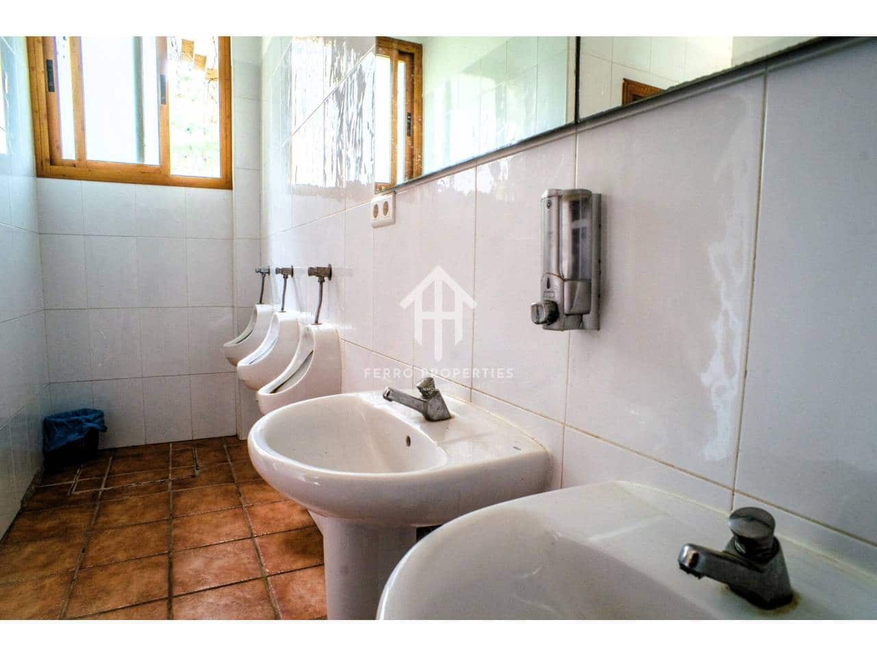 5 sypialnia Finka/Dom wiejski na sprzedaż w Loja z basenem garażem - 1 300 000 € (Ref: 9152675)