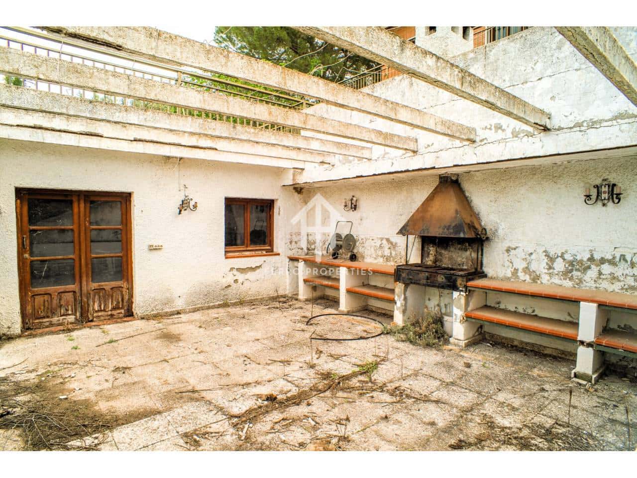 5 sypialnia Finka/Dom wiejski na sprzedaż w Loja z basenem garażem - 1 300 000 € (Ref: 9152675)