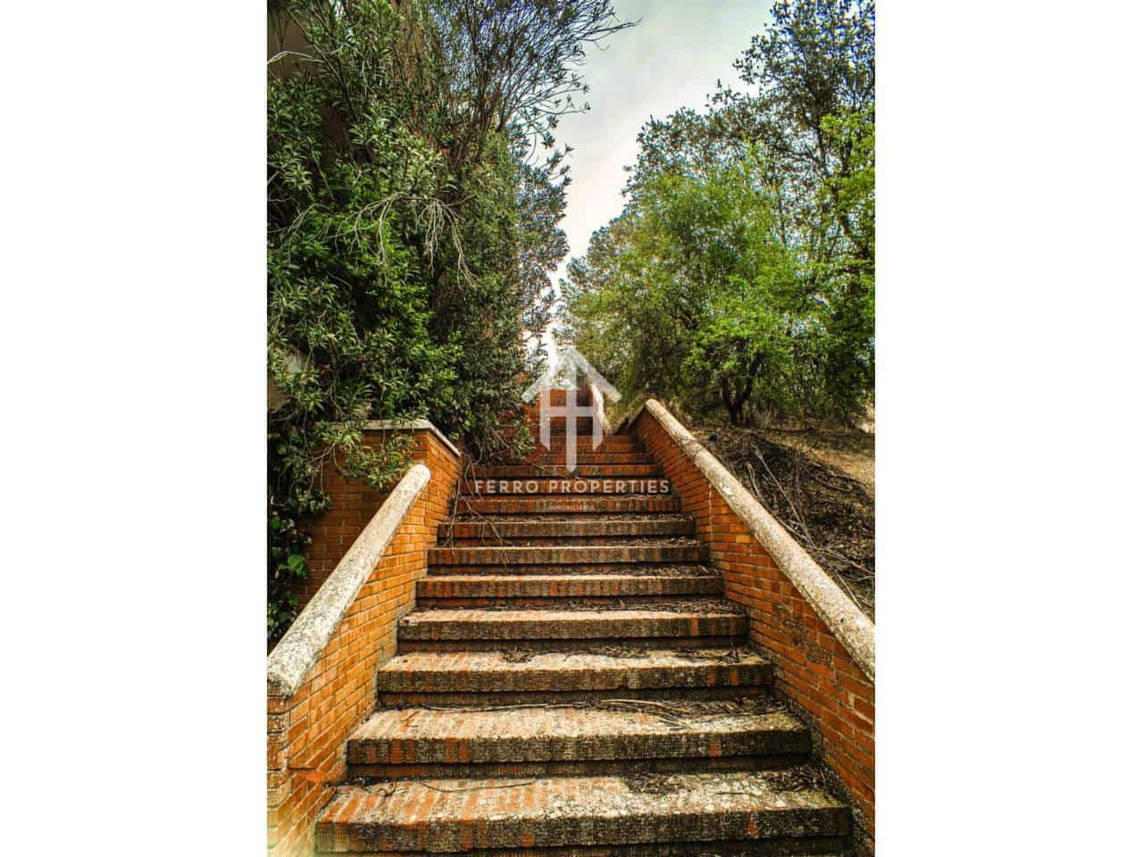 5 sypialnia Finka/Dom wiejski na sprzedaż w Loja z basenem garażem - 1 300 000 € (Ref: 9152675)