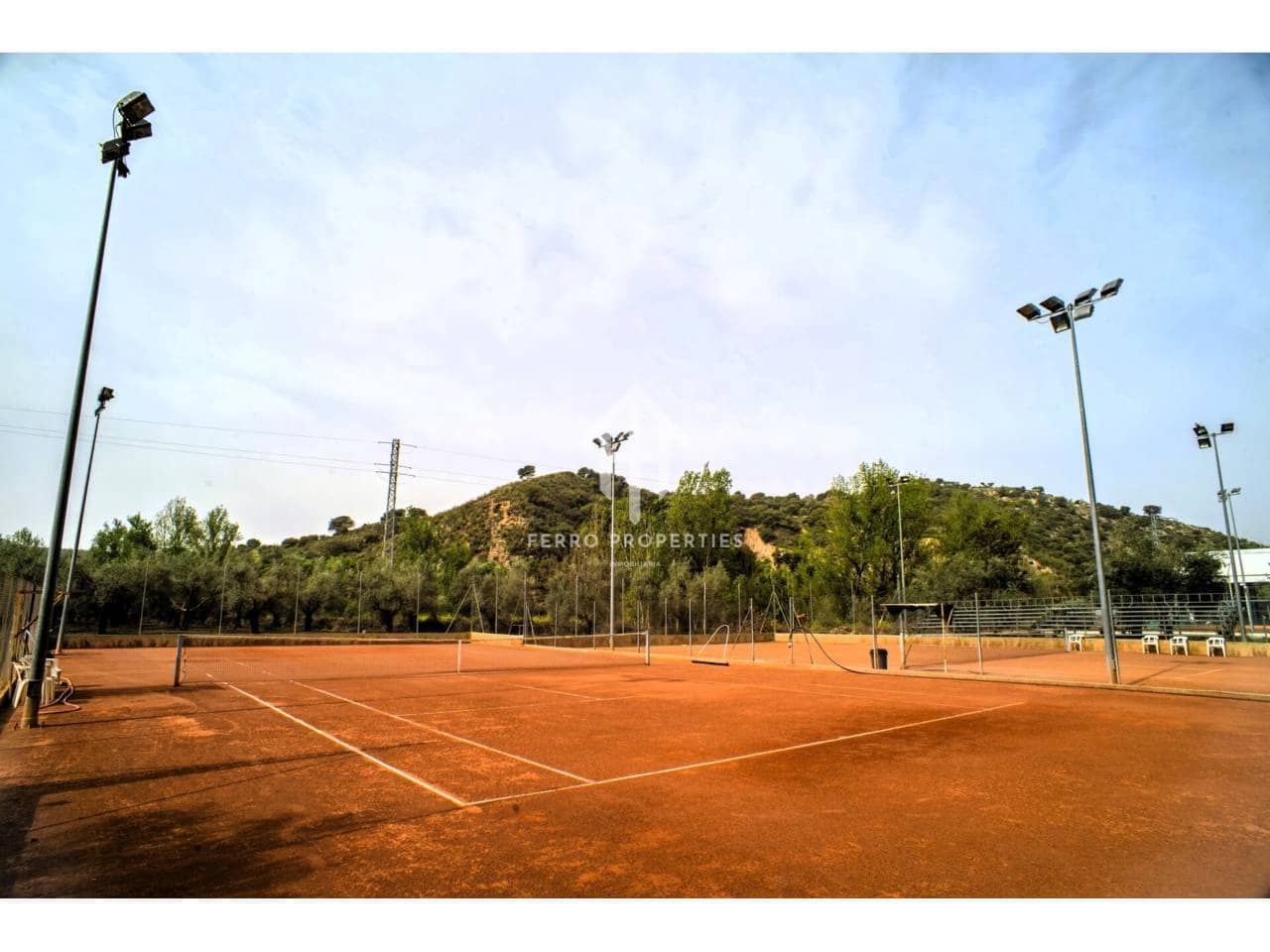 5 sypialnia Finka/Dom wiejski na sprzedaż w Loja z basenem garażem - 1 300 000 € (Ref: 9152675)