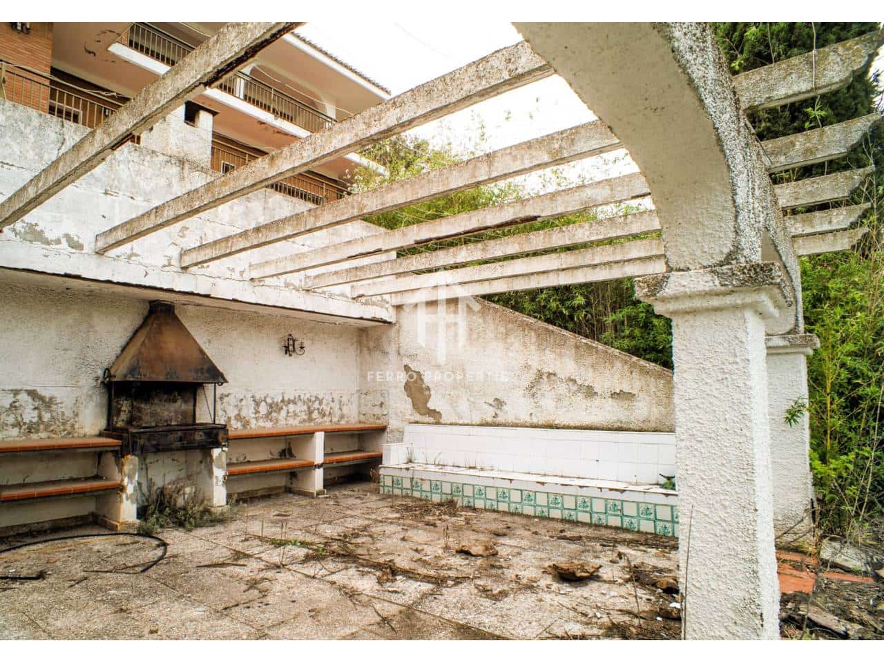 5 sypialnia Finka/Dom wiejski na sprzedaż w Loja z basenem garażem - 1 300 000 € (Ref: 9152675)