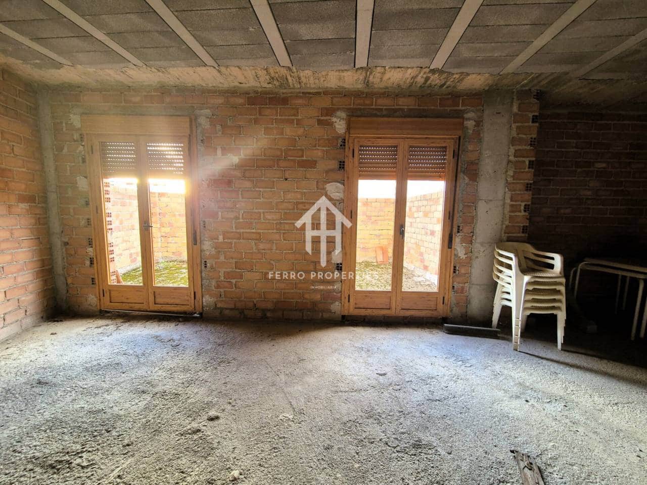 5 bedroom Flat for sale in Loja - € 80,000 (Ref: 9152676)