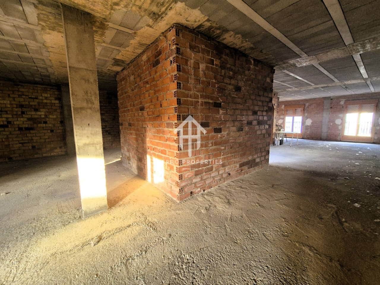 5 bedroom Flat for sale in Loja - € 80,000 (Ref: 9152676)