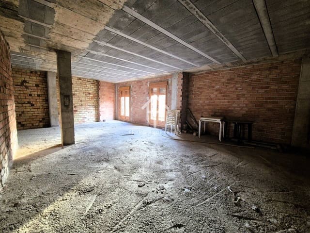 5 soveværelse Lejlighed til salg i Loja - € 80.000 (Ref: 9152676)