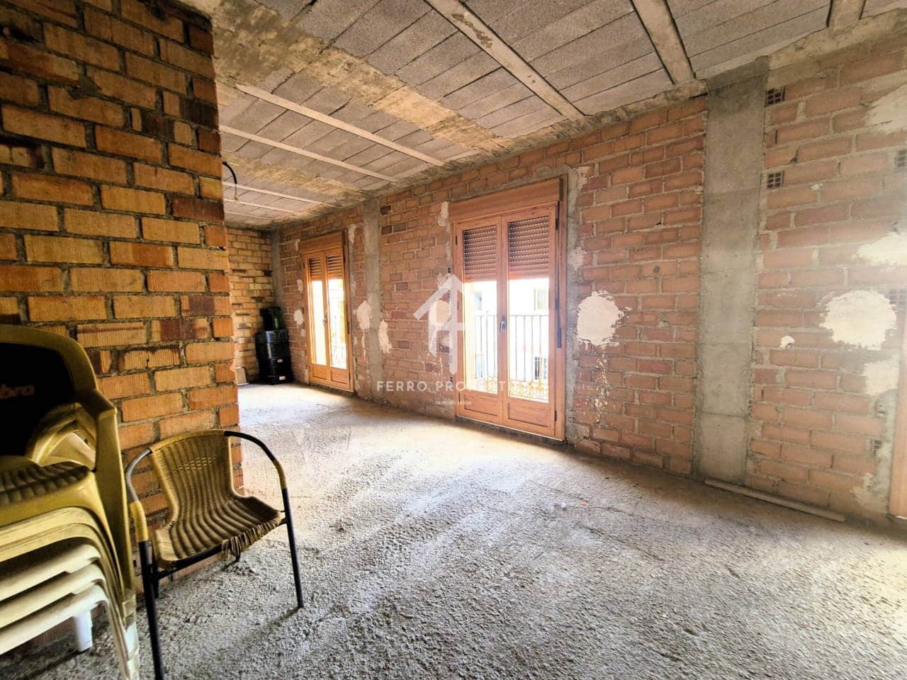 5 bedroom Flat for sale in Loja - € 80,000 (Ref: 9152676)