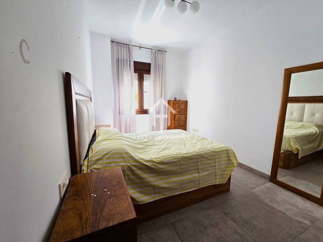 Casa de 5 habitaciones en Salar en venta con garaje - 165.000 € (Ref: 9190728)