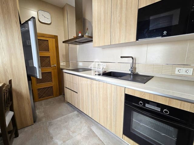 Casa de 5 habitaciones en Salar en venta con garaje - 165.000 € (Ref: 9190728)