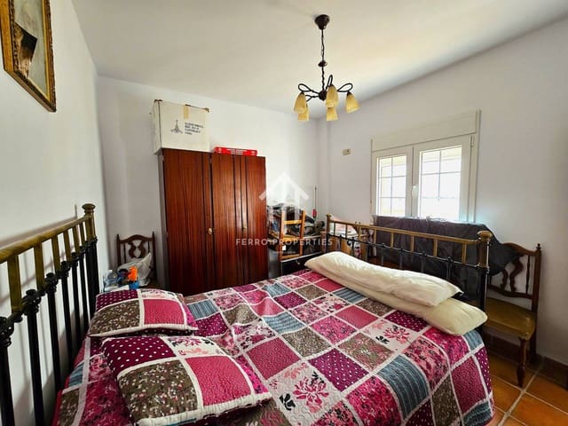 7 chambre Maison de Ville à vendre à Loja avec garage - 224 900 € (Ref: 9200197)