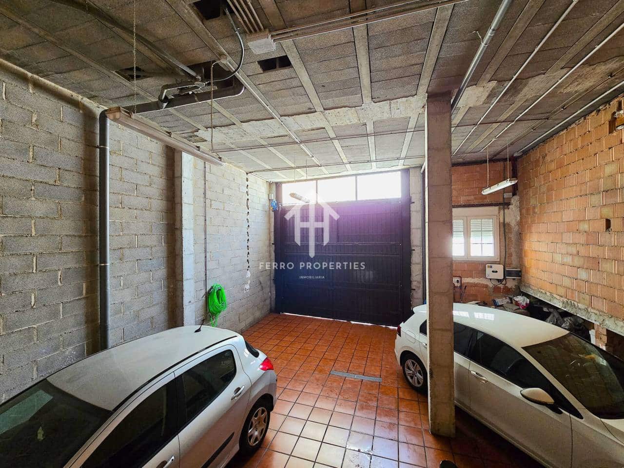 7 chambre Maison de Ville à vendre à Loja avec garage - 224 900 € (Ref: 9200197)