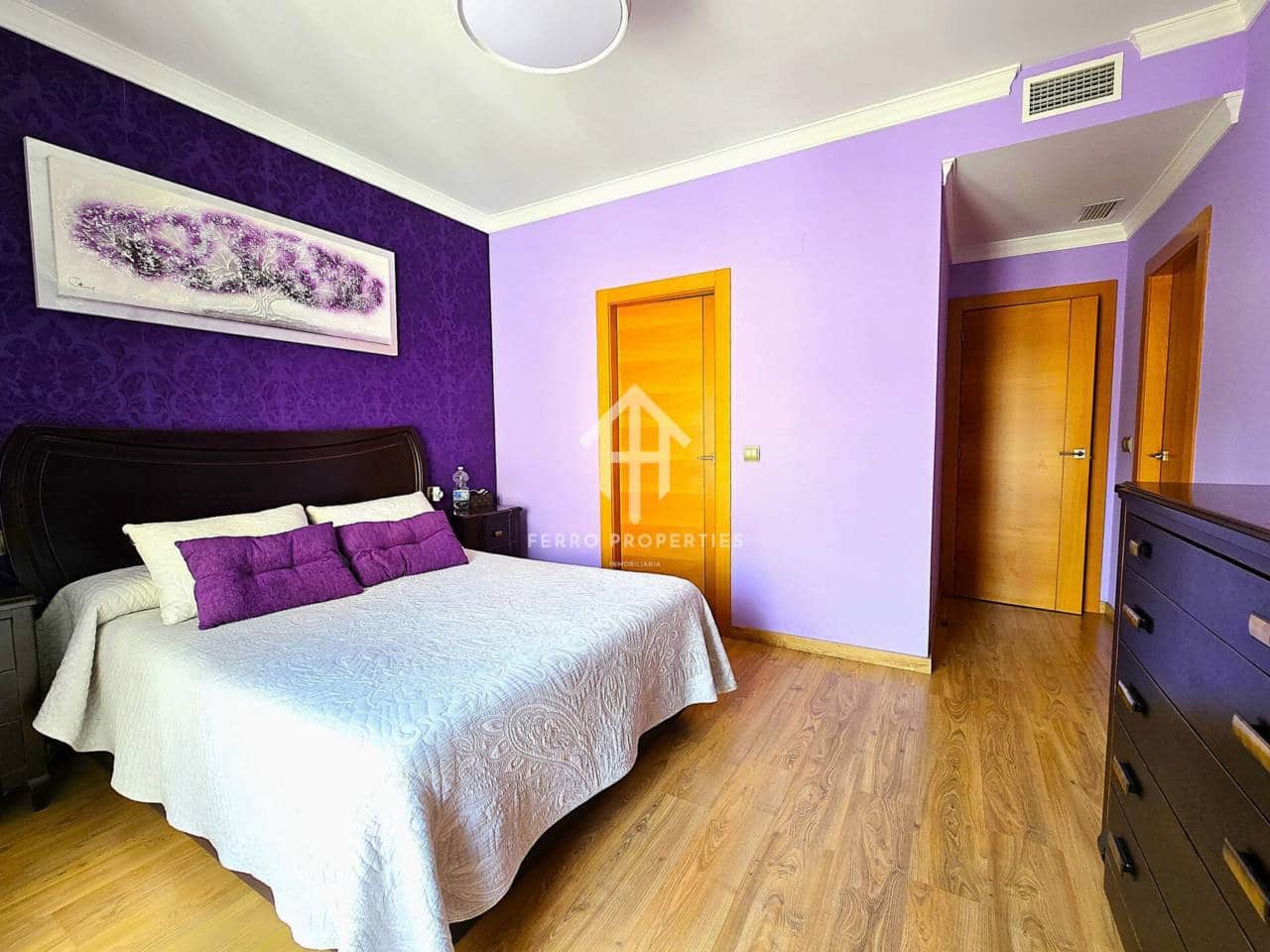 7 chambre Maison de Ville à vendre à Loja avec garage - 224 900 € (Ref: 9200197)