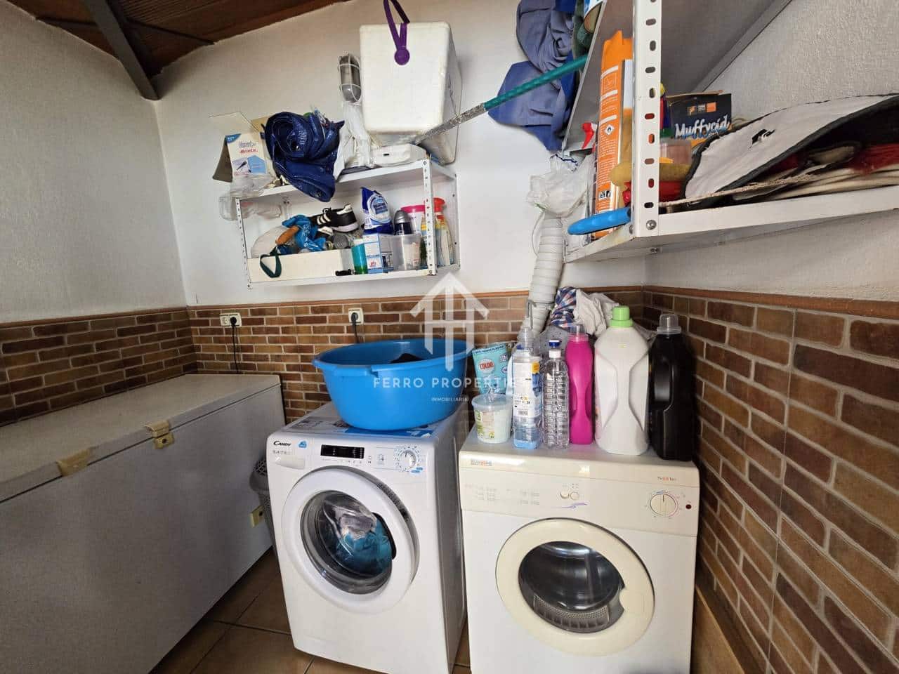 7 chambre Maison de Ville à vendre à Loja avec garage - 224 900 € (Ref: 9200197)