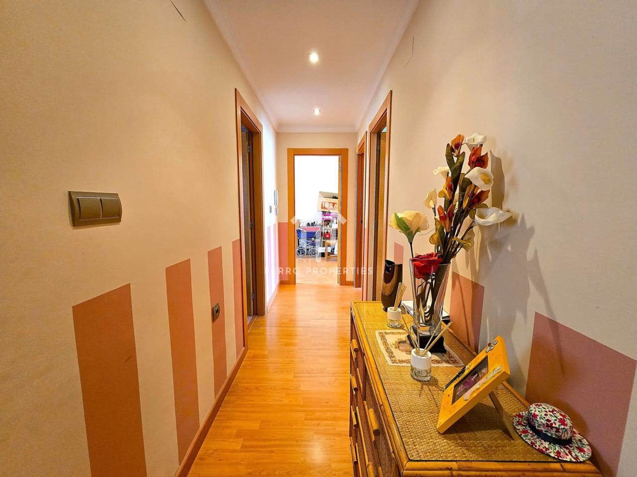 7 chambre Maison de Ville à vendre à Loja avec garage - 224 900 € (Ref: 9200197)