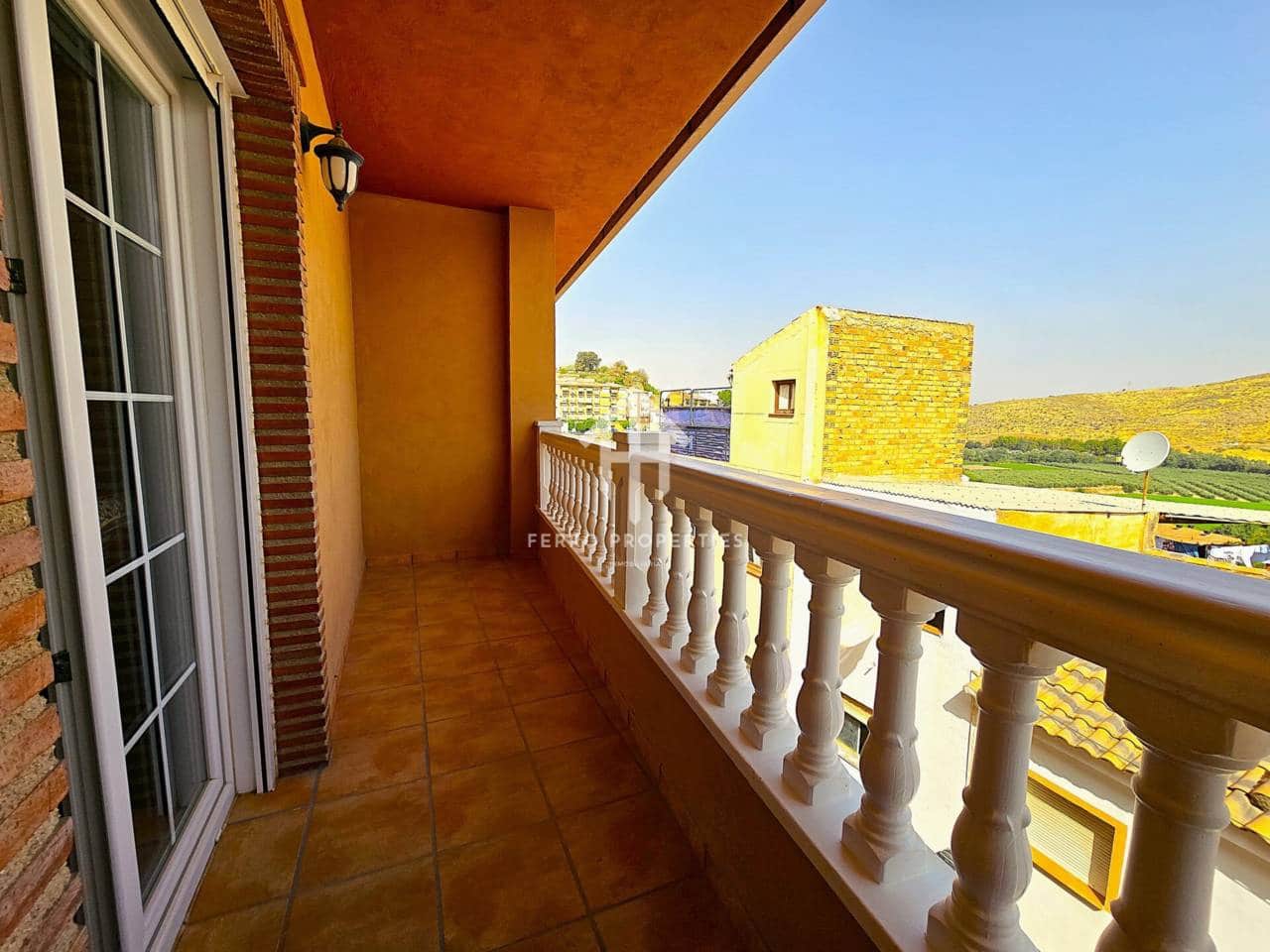 7 chambre Maison de Ville à vendre à Loja avec garage - 224 900 € (Ref: 9200197)