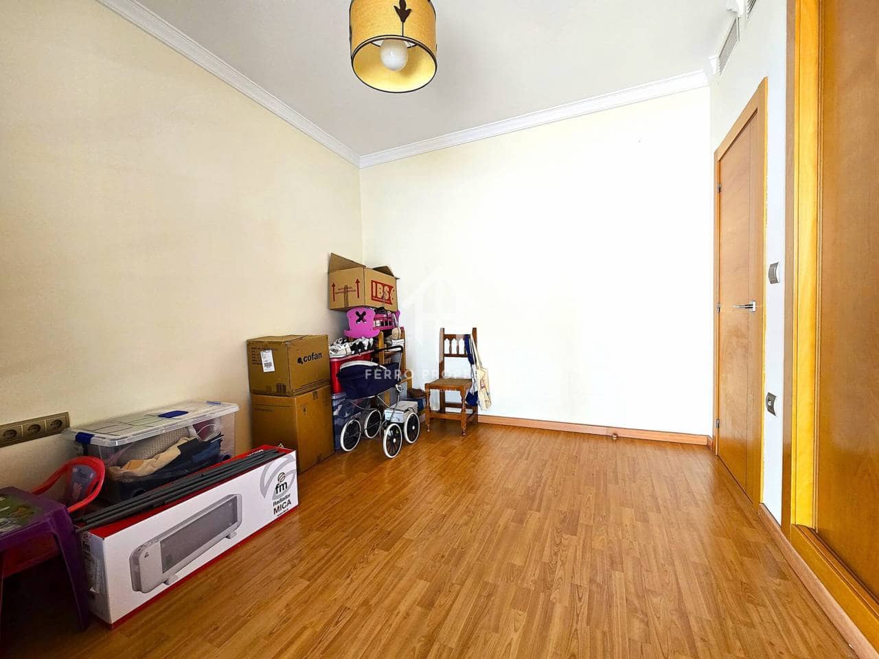 7 chambre Maison de Ville à vendre à Loja avec garage - 224 900 € (Ref: 9200197)