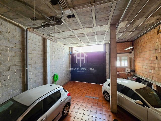 7 chambre Maison de Ville à vendre à Loja avec garage - 224 900 € (Ref: 9200197)