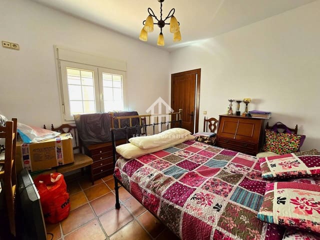 7 chambre Maison de Ville à vendre à Loja avec garage - 224 900 € (Ref: 9200197)