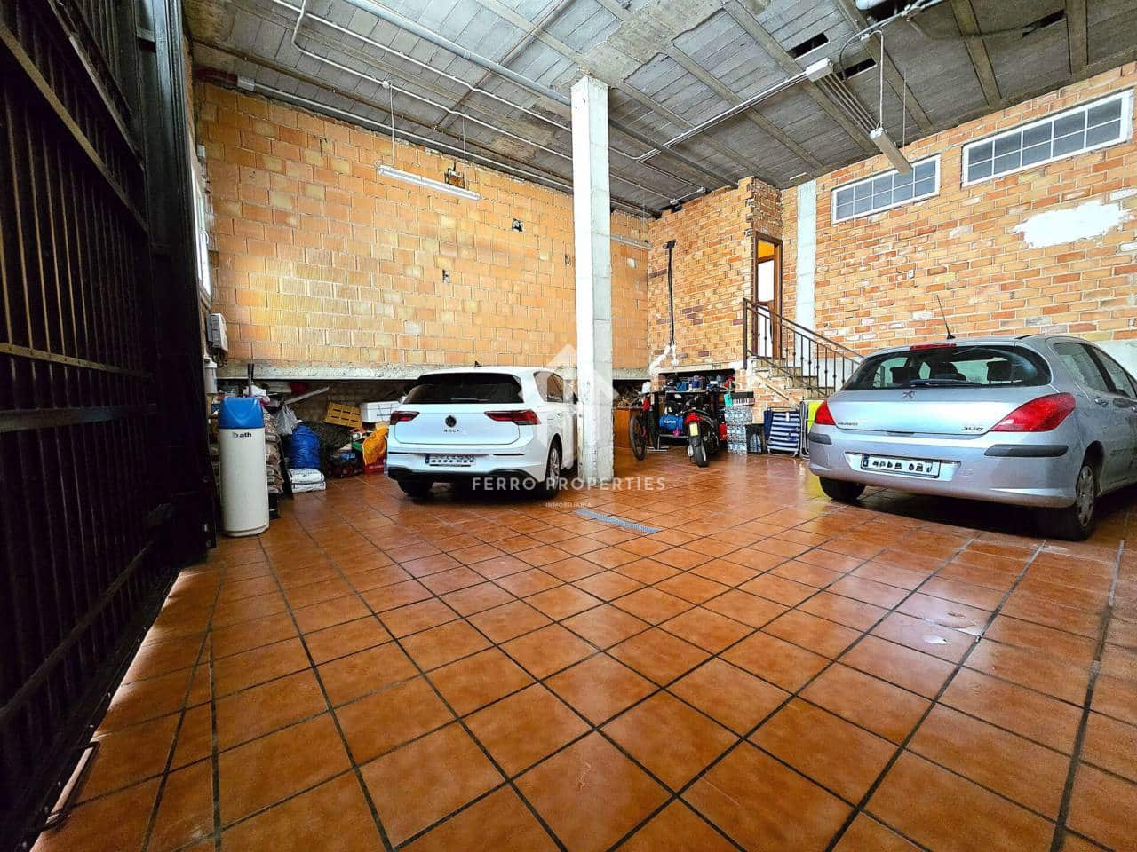 7 chambre Maison de Ville à vendre à Loja avec garage - 224 900 € (Ref: 9200197)