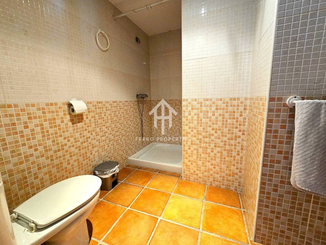 7 chambre Maison de Ville à vendre à Loja avec garage - 224 900 € (Ref: 9200197)