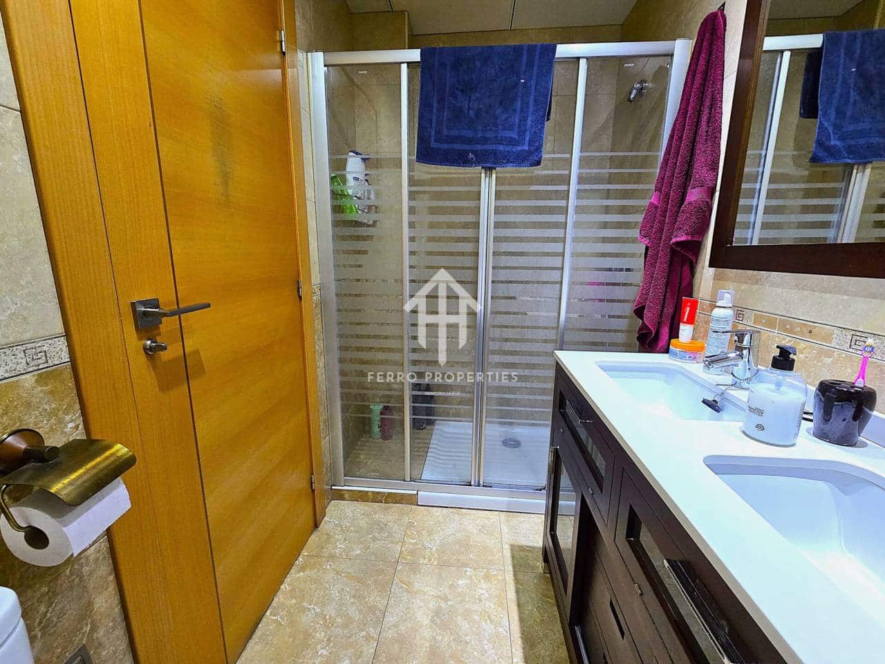 7 chambre Maison de Ville à vendre à Loja avec garage - 224 900 € (Ref: 9200197)