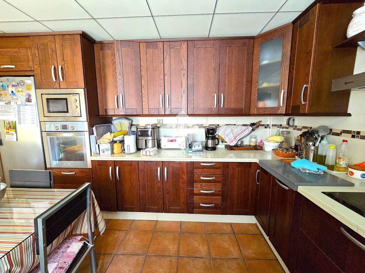 7 chambre Maison de Ville à vendre à Loja avec garage - 224 900 € (Ref: 9200197)