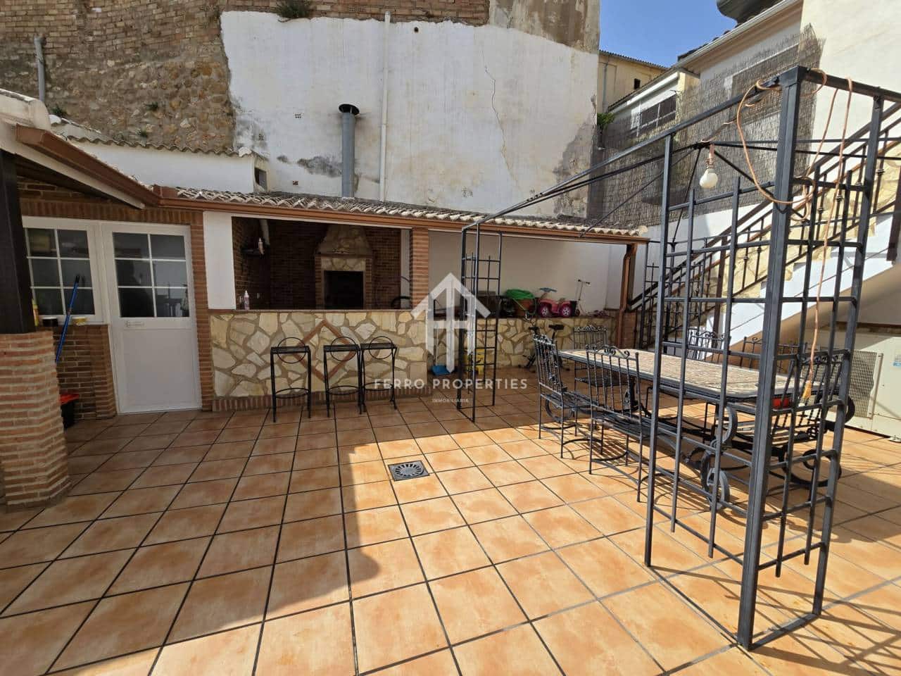 7 chambre Maison de Ville à vendre à Loja avec garage - 224 900 € (Ref: 9200197)