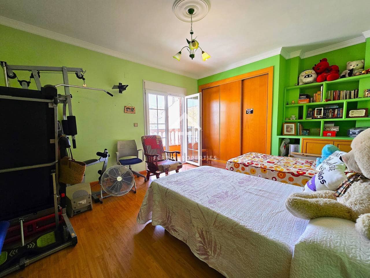 7 chambre Maison de Ville à vendre à Loja avec garage - 224 900 € (Ref: 9200197)