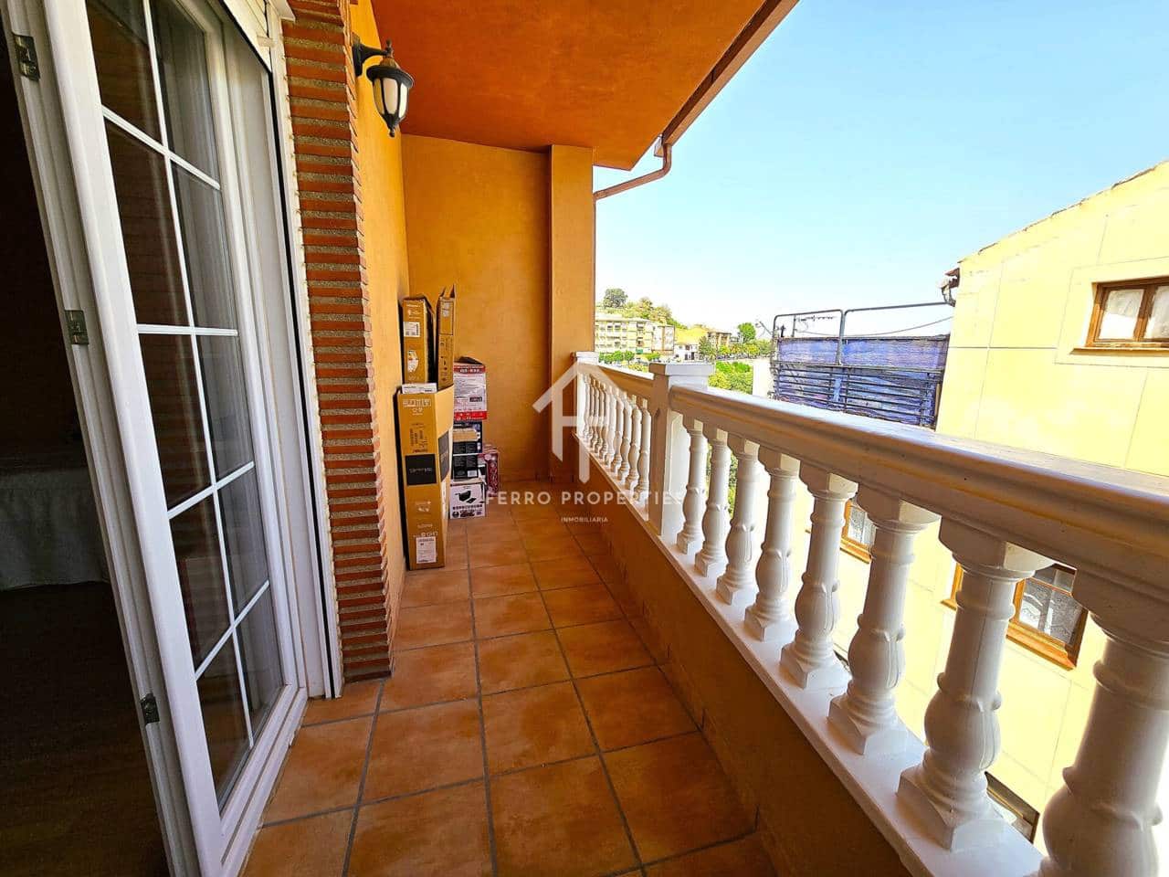 7 chambre Maison de Ville à vendre à Loja avec garage - 224 900 € (Ref: 9200197)