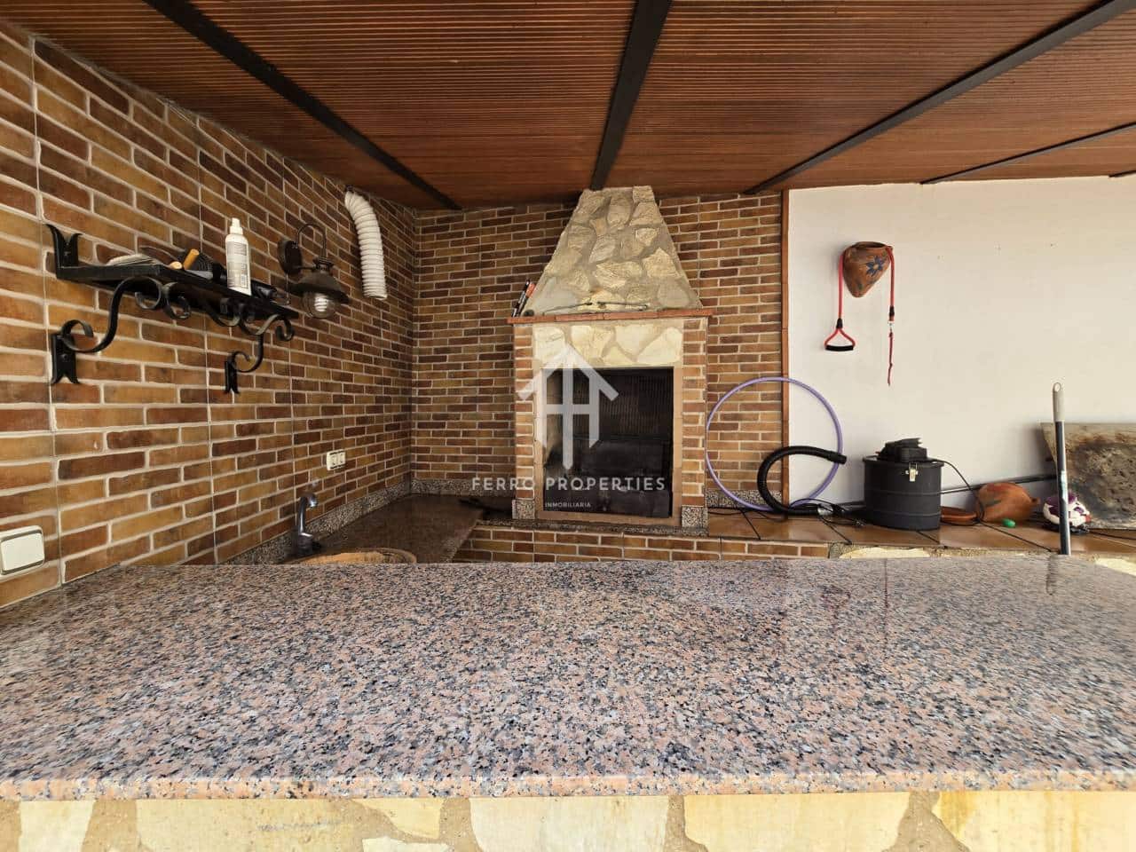 7 chambre Maison de Ville à vendre à Loja avec garage - 224 900 € (Ref: 9200197)