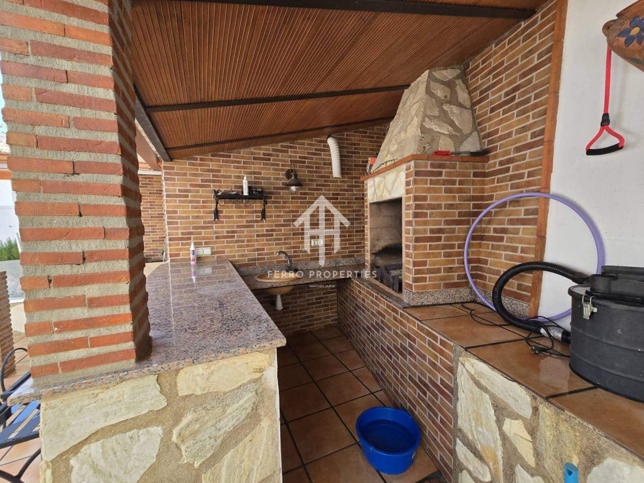 7 chambre Maison de Ville à vendre à Loja avec garage - 224 900 € (Ref: 9200197)