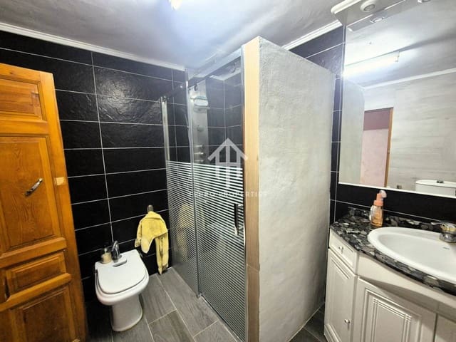 4 soveværelse Byhus til salg i Ventorros de la Laguna, Loja - € 64.900 (Ref: 9235911)