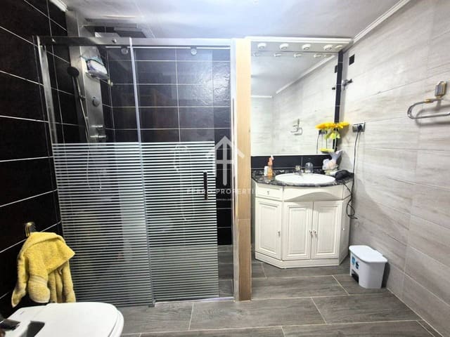 4 soveværelse Byhus til salg i Ventorros de la Laguna, Loja - € 64.900 (Ref: 9235911)