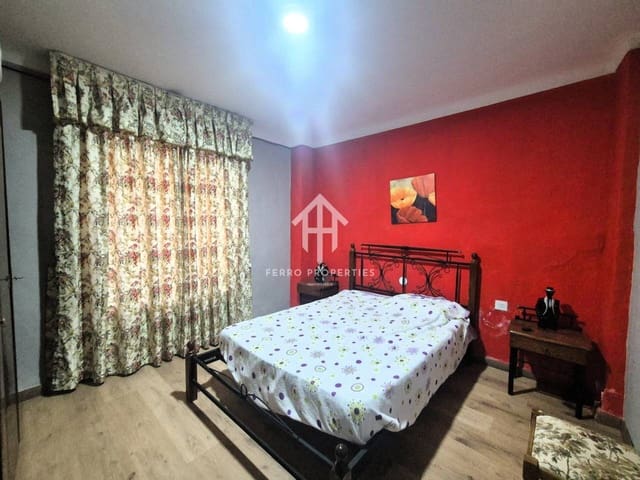 4 soveværelse Byhus til salg i Ventorros de la Laguna, Loja - € 64.900 (Ref: 9235911)