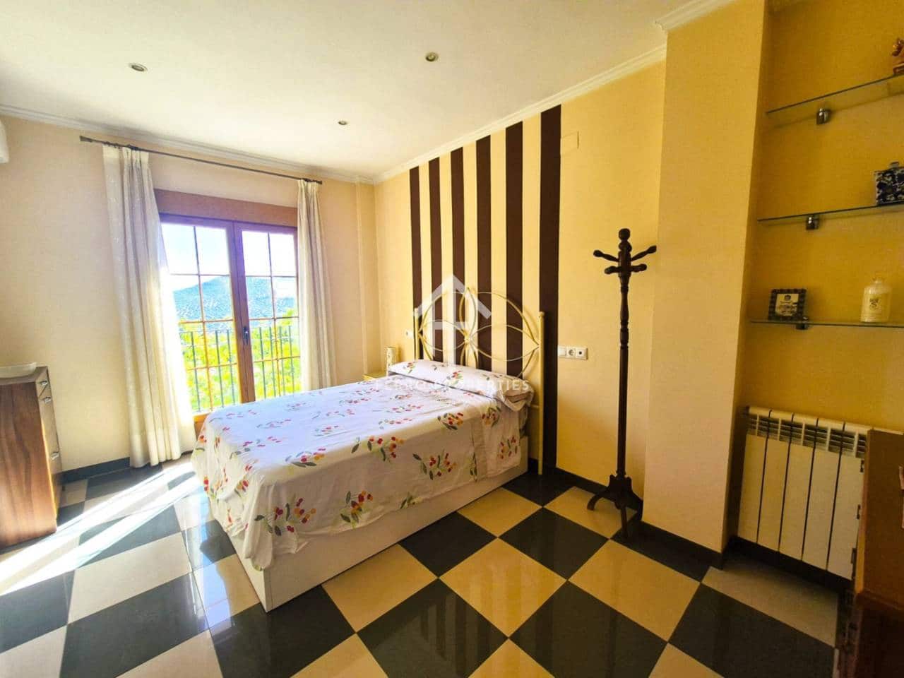 2 bedroom Townhouse for sale in Priego de Cordoba with garage - € 162,900 (Ref: 9242514)