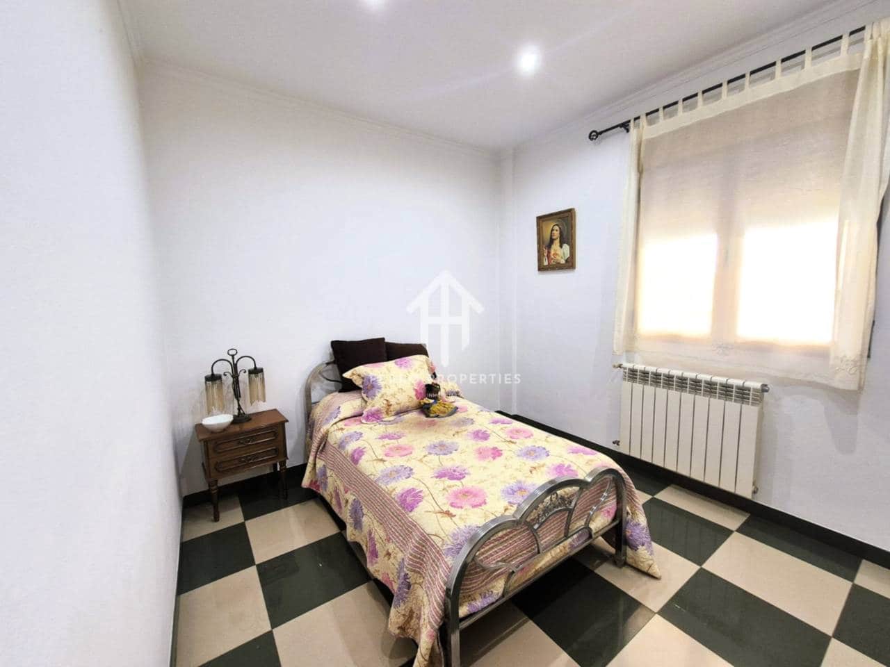 2 bedroom Townhouse for sale in Priego de Cordoba with garage - € 162,900 (Ref: 9242514)