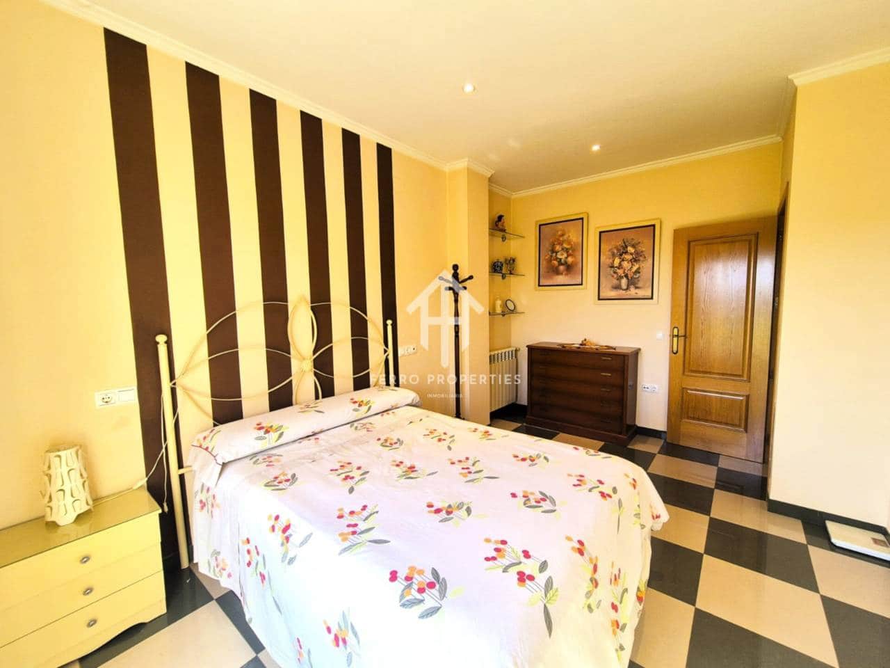 2 bedroom Townhouse for sale in Priego de Cordoba with garage - € 162,900 (Ref: 9242514)