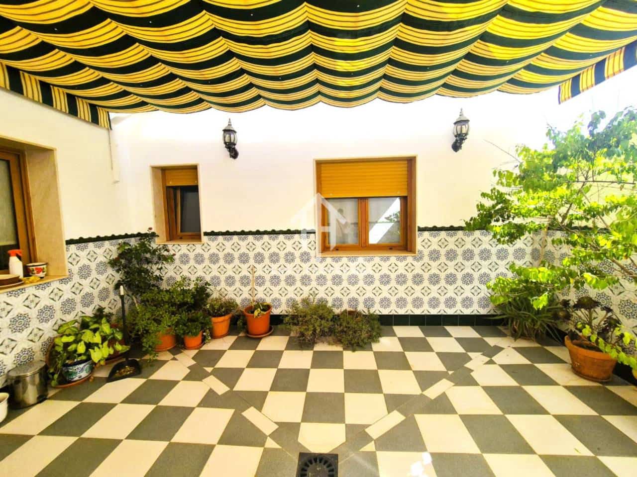 2 bedroom Townhouse for sale in Priego de Cordoba with garage - € 162,900 (Ref: 9242514)