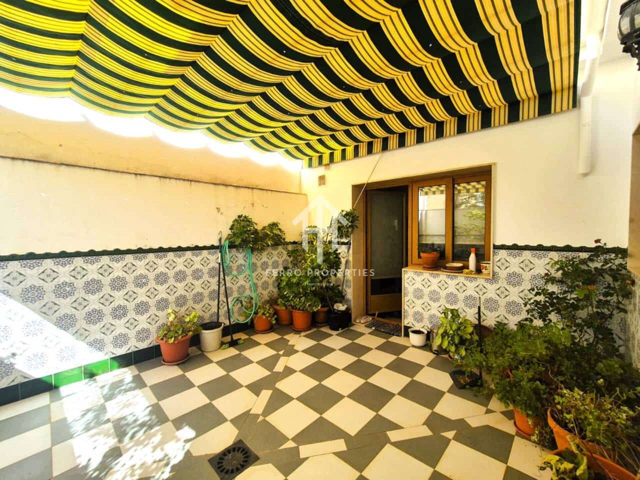 2 bedroom Townhouse for sale in Priego de Cordoba with garage - € 162,900 (Ref: 9242514)