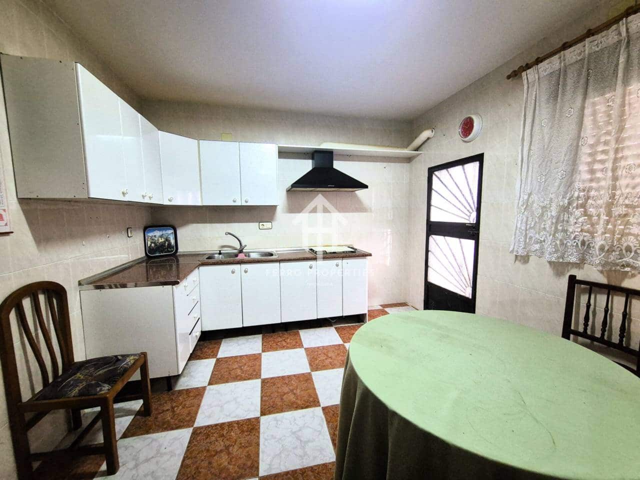 4 bedroom Townhouse for sale in Algarinejo - € 49,900 (Ref: 9242515)