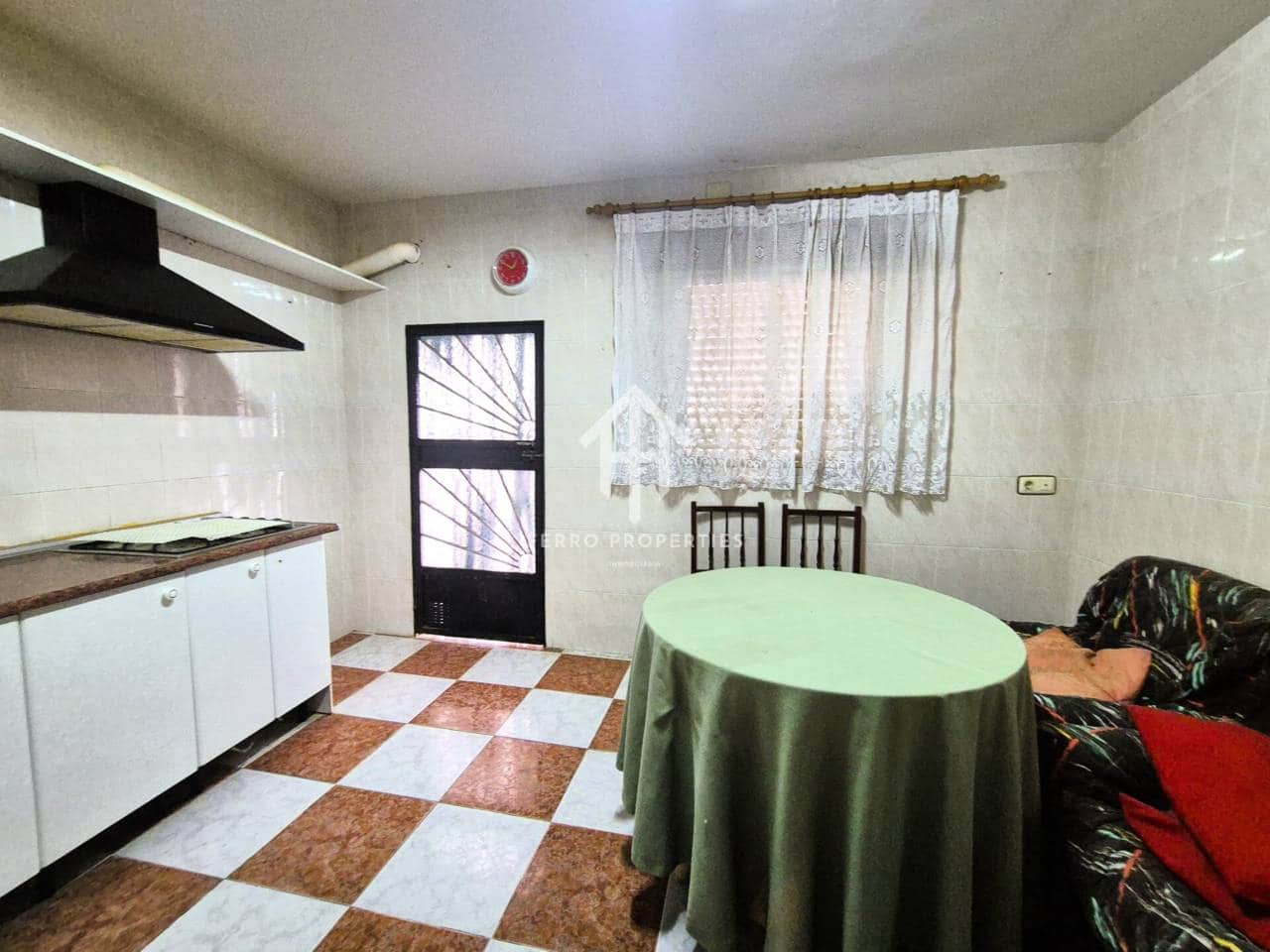 4 bedroom Townhouse for sale in Algarinejo - € 49,900 (Ref: 9242515)