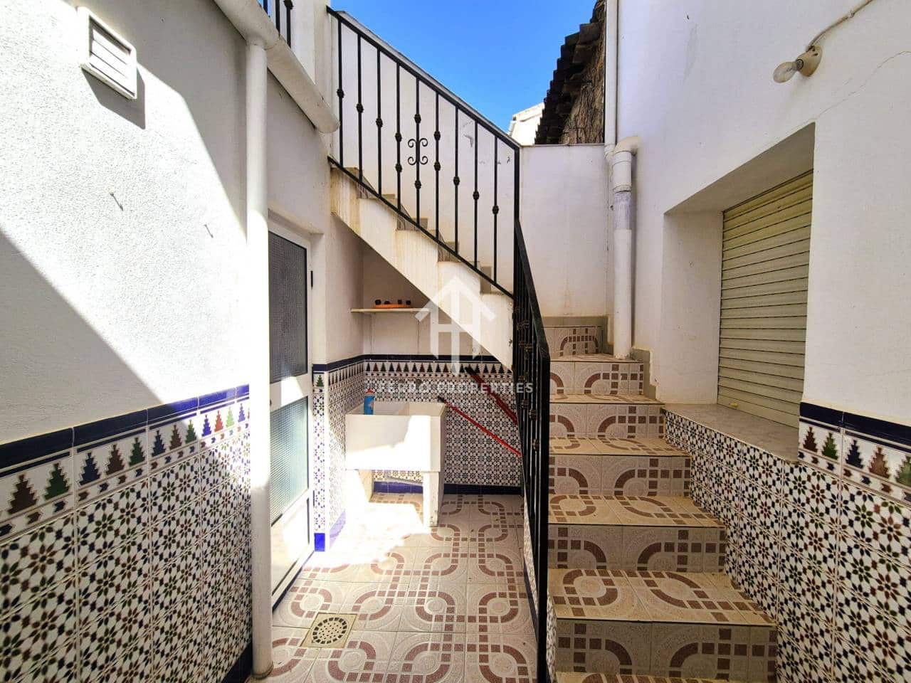 4 bedroom Townhouse for sale in Algarinejo - € 49,900 (Ref: 9242515)