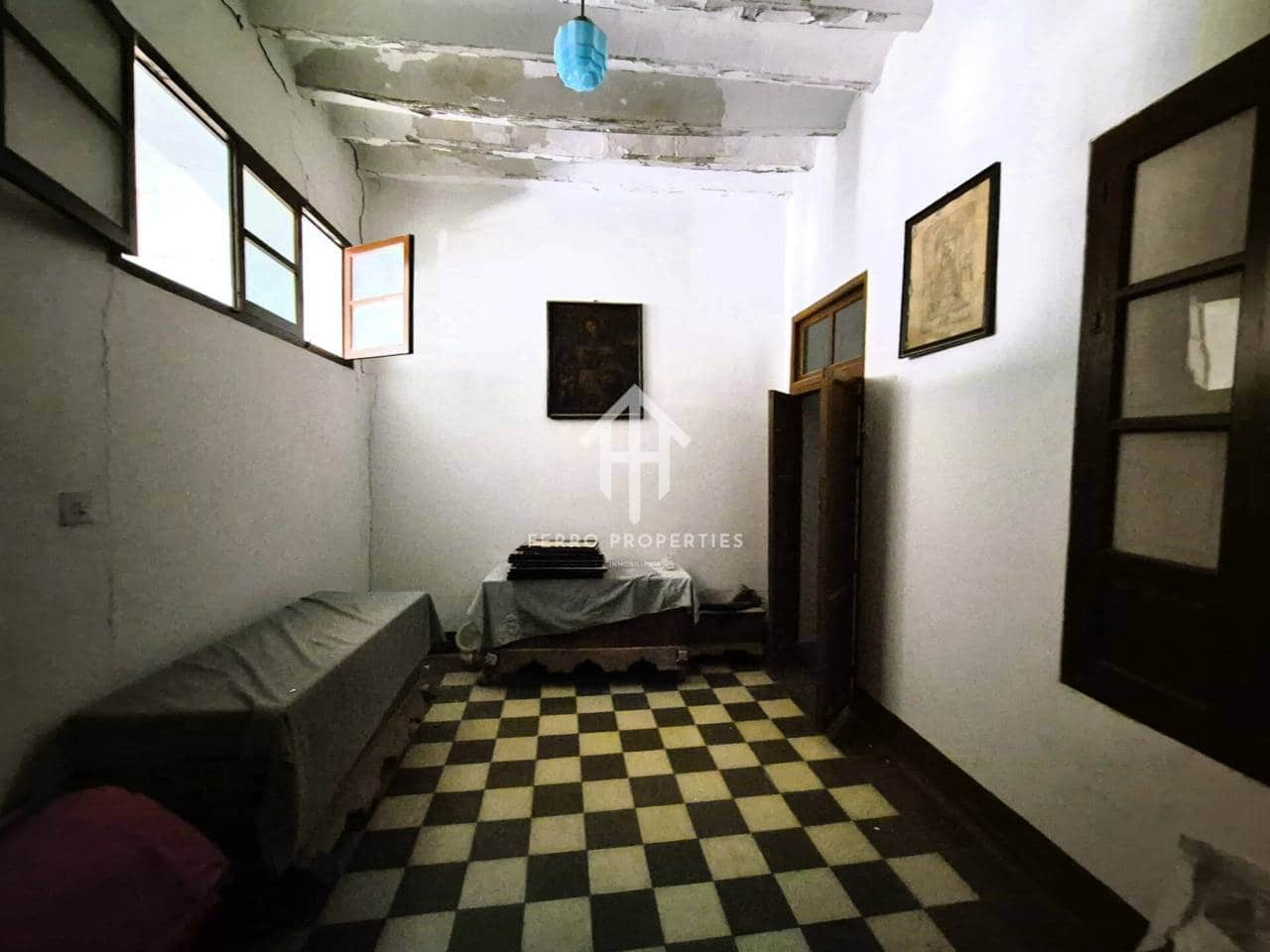 9 bedroom Townhouse for sale in Loja - € 90,000 (Ref: 9242516)