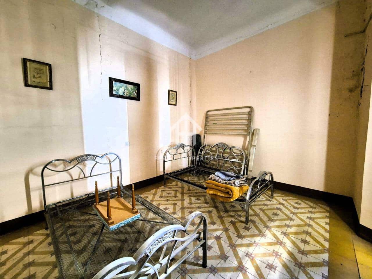 9 bedroom Townhouse for sale in Loja - € 90,000 (Ref: 9242516)