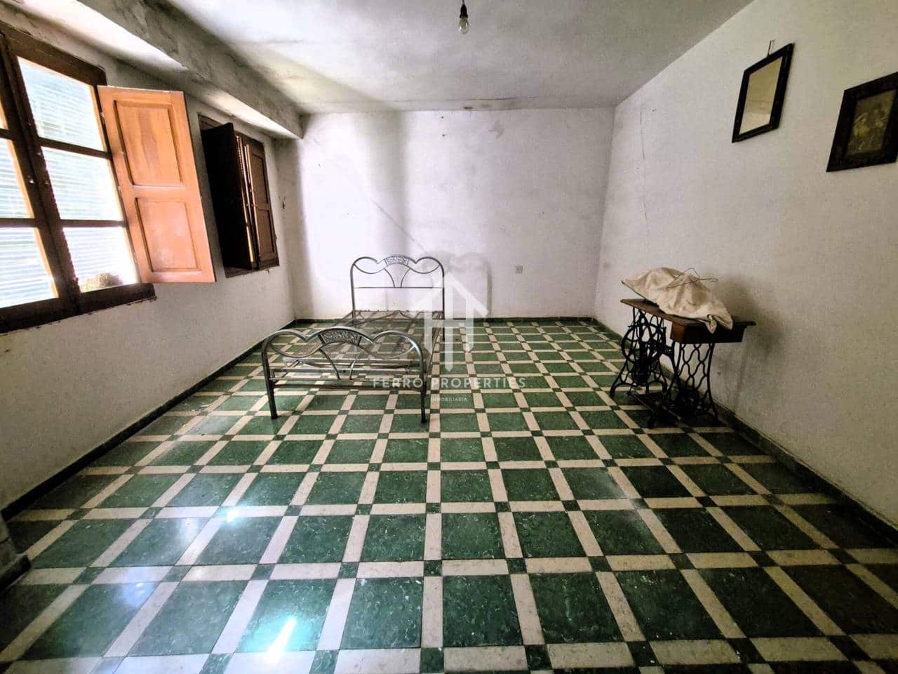 9 bedroom Townhouse for sale in Loja - € 90,000 (Ref: 9242516)