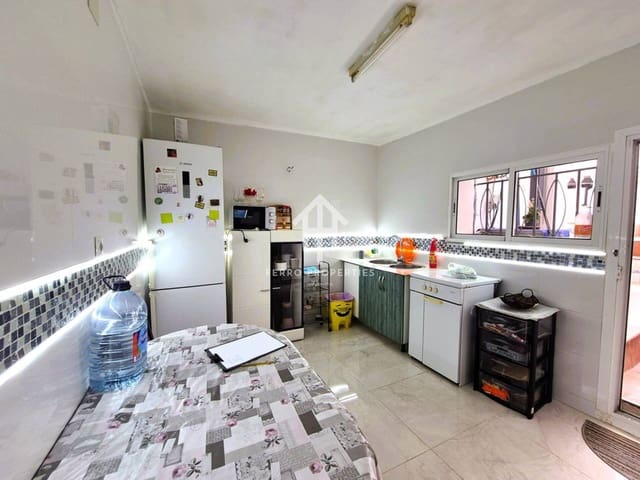 4 slaapkamer Huis te koop in Loja - € 90.000 (Ref: 9251663)